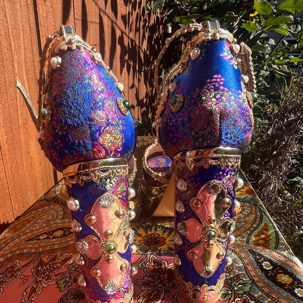 Elegant Pearl-Embellished Women's Platform Heels - Picture 4 of 5